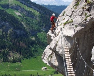  Puentes de escaleras y vías ferramarras 